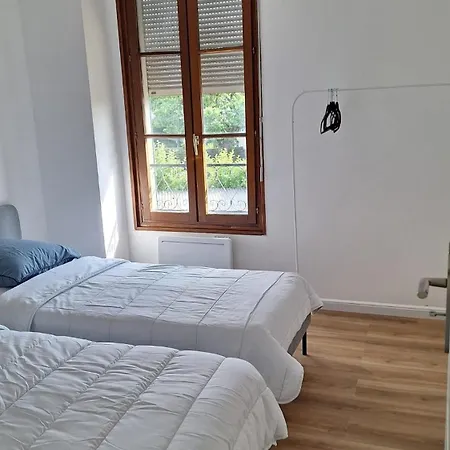 For 6 People Cdg And Asterix Parc Apartment